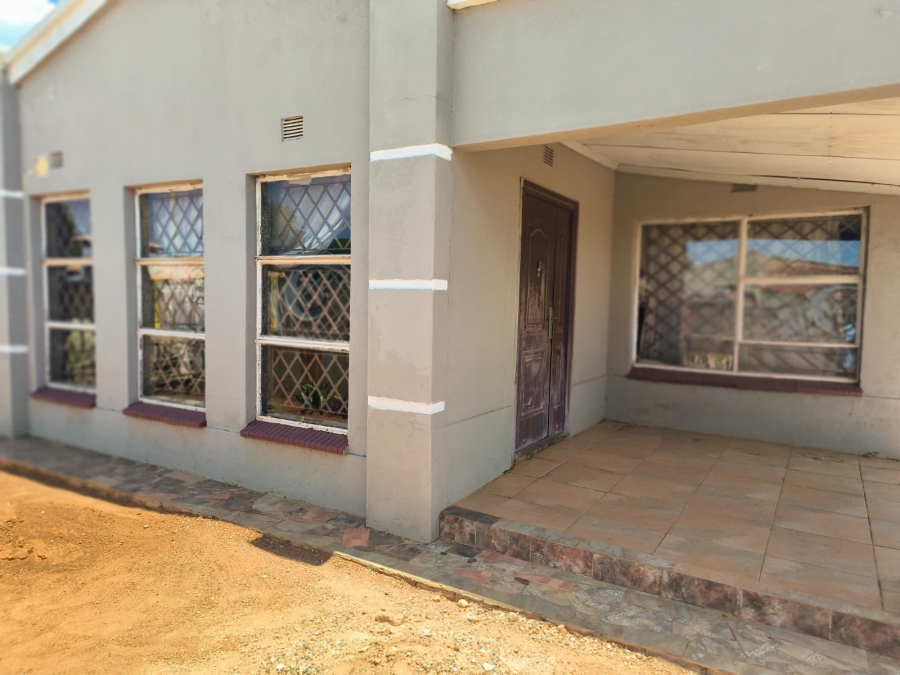 To Let 3 Bedroom Property for Rent in Jouberton North West
